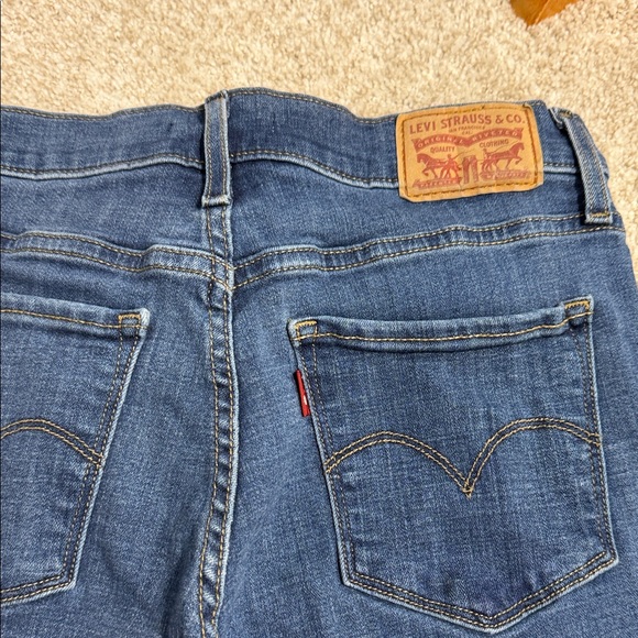 Levi's Women's Classic Blue Skinny Jeans - Picture 4 of 4